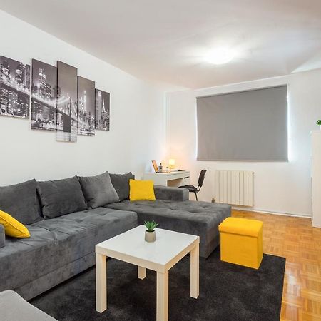 Laveruda Apartment With Balcony And Free Parking Pula Exterior foto