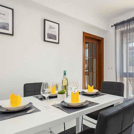 Laveruda Apartment With Balcony And Free Parking Pula Exterior foto