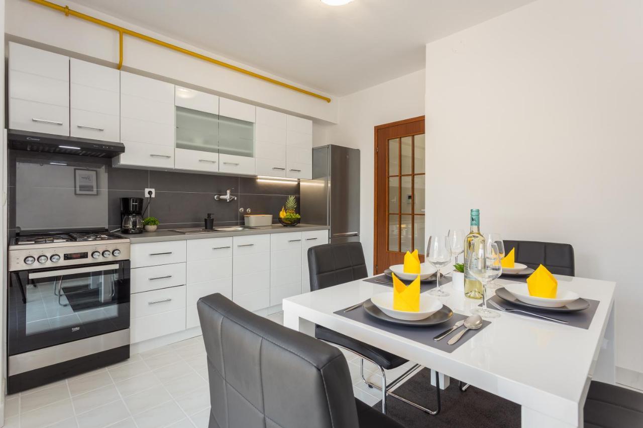 Laveruda Apartment With Balcony And Free Parking Pula Exterior foto