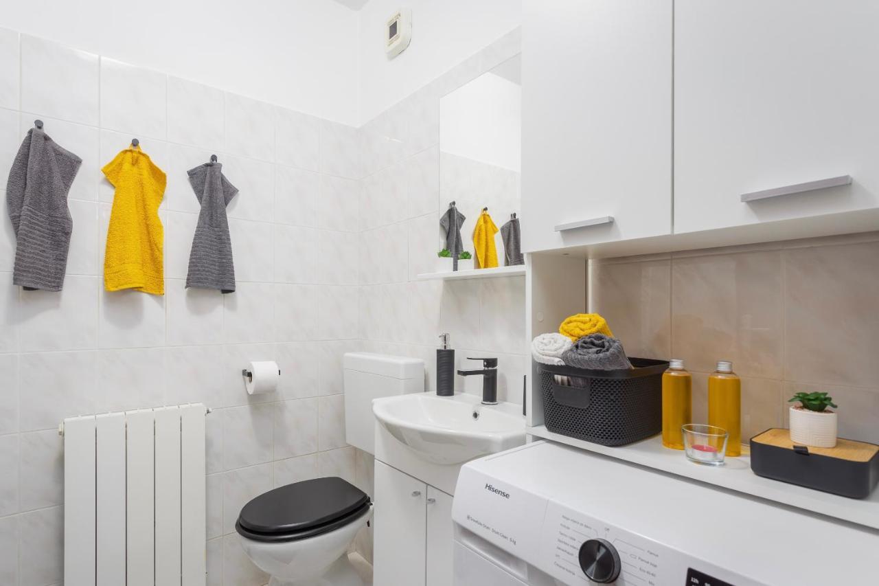 Laveruda Apartment With Balcony And Free Parking Pula Exterior foto