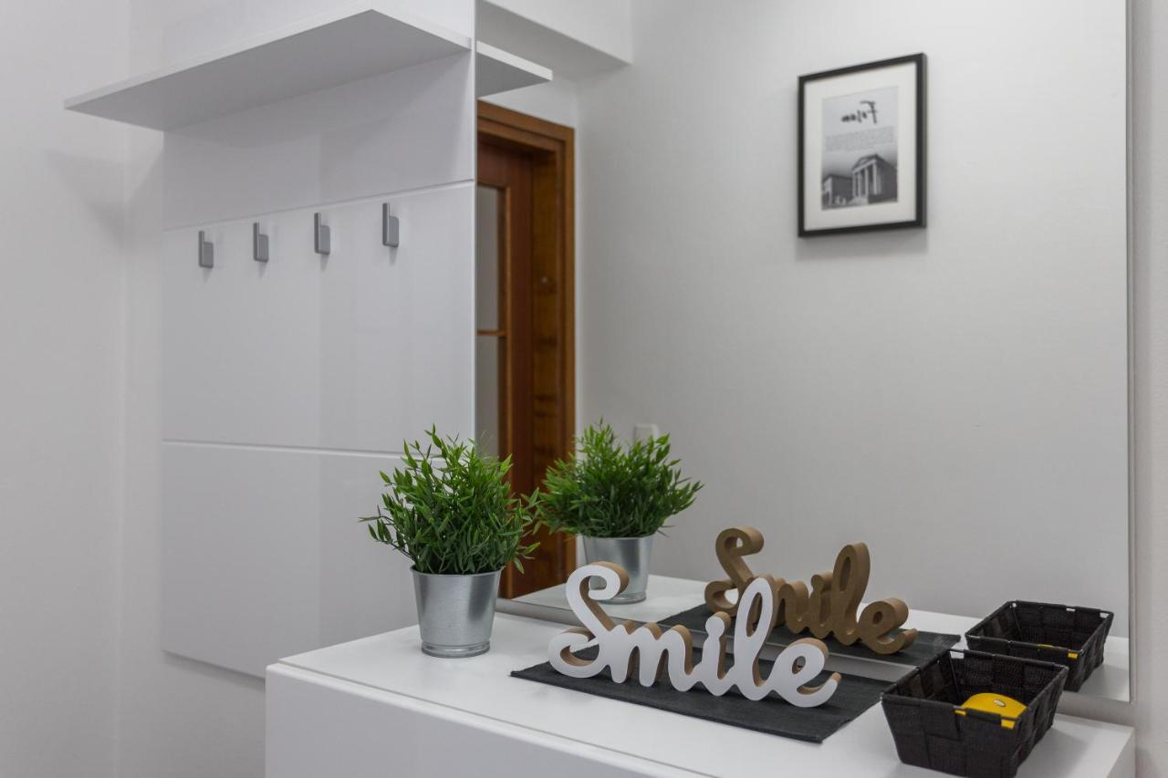 Laveruda Apartment With Balcony And Free Parking Pula Exterior foto